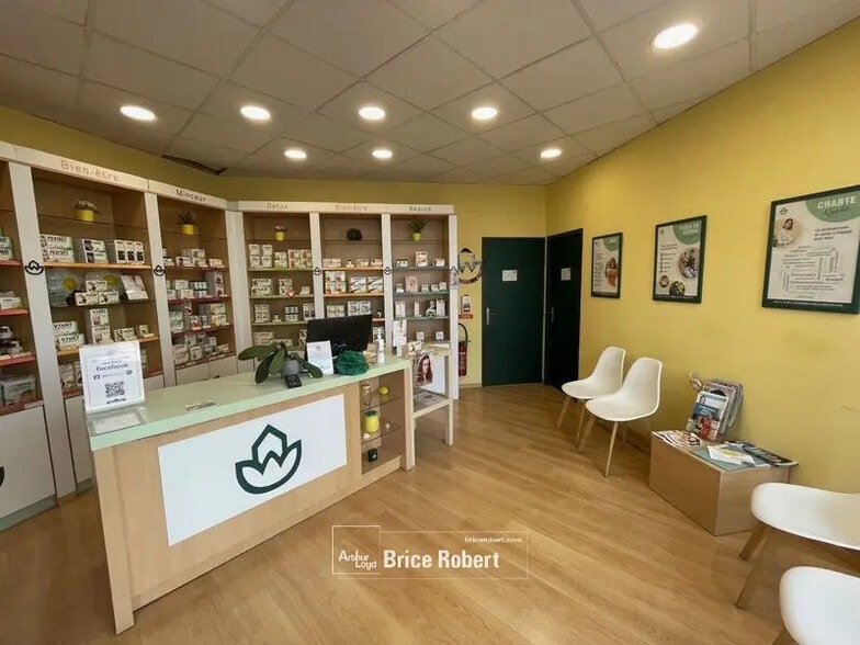 Commerce de détail dans Meyzieu à louer - Photo intérieure - Image 3 de 6