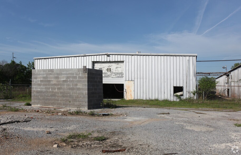2717 28th North Ave, Birmingham, AL for sale - Building Photo - Image 3 of 9