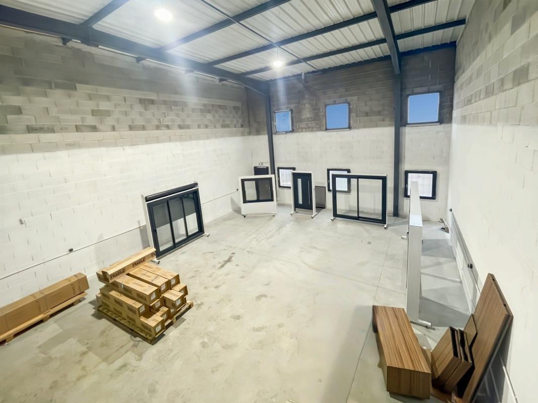 Industrial in Mions for lease Interior Photo- Image 1 of 7