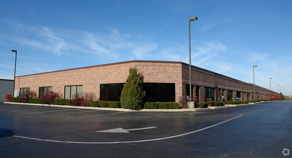 888 E Belvidere Rd, Grayslake, IL à louer - Photo du bâtiment - Image 2 de 7