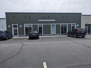 47 Newport Rd, New London, NH for lease Building Photo- Image 2 of 3