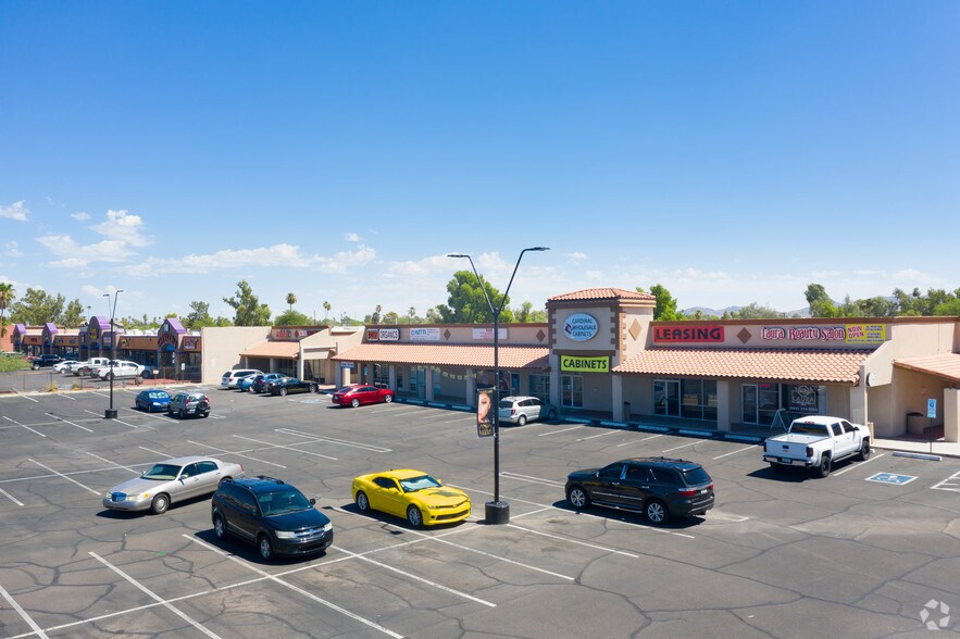 2501-2525 E Bell Rd, Phoenix, AZ à louer - Photo du bâtiment - Image 3 de 4