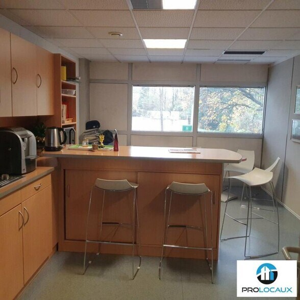 Office in Meylan for sale - Interior Photo - Image 2 of 9