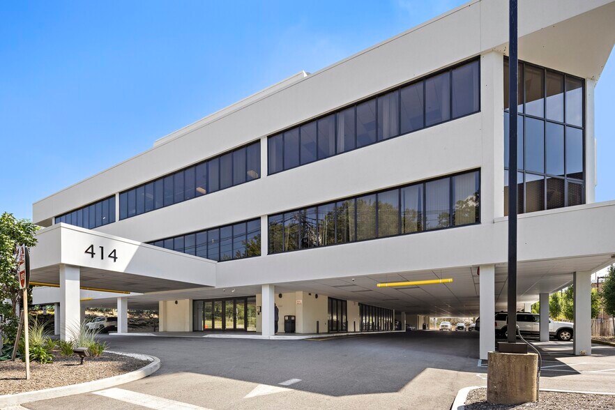 414 Eagle Rock Ave, West Orange, NJ à louer - Photo du bâtiment - Image 1 de 11