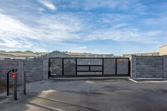 10525 Ridgeline Dr, Kennewick, WA for lease Building Photo- Image 2 of 4