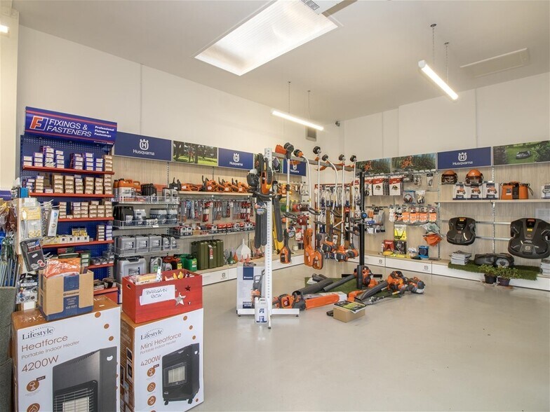 Buchan Saw and Tool Service, Mintlaw à vendre - Photo du bâtiment - Image 3 de 16