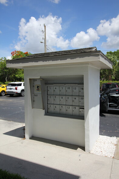 1705 Colonial Blvd, Fort Myers, FL for sale - Building Photo - Image 3 of 26