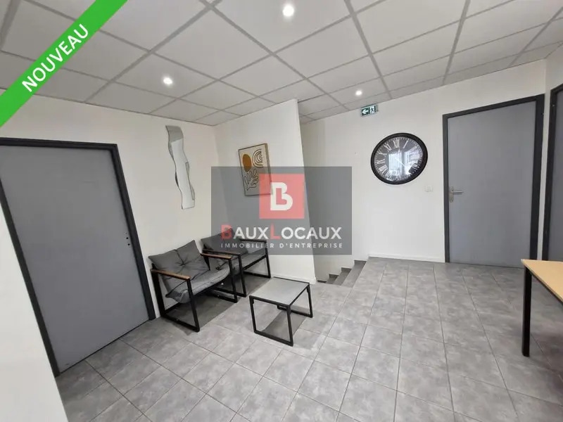 Office in Fos-sur-Mer for lease Interior Photo- Image 1 of 7