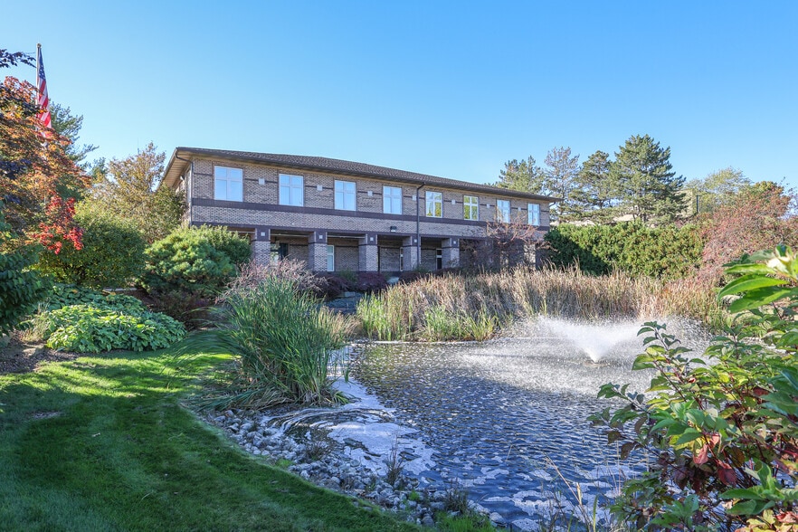 877 Forest Hill Ave SE, Grand Rapids, MI for lease - Building Photo - Image 1 of 3