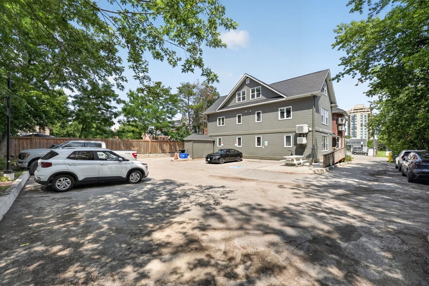 170 Bradford St, Barrie, ON for sale - Building Photo - Image 3 of 8