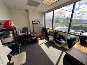 1210 Artesian St, Honolulu, HI for lease Interior Photo- Image 2 of 11