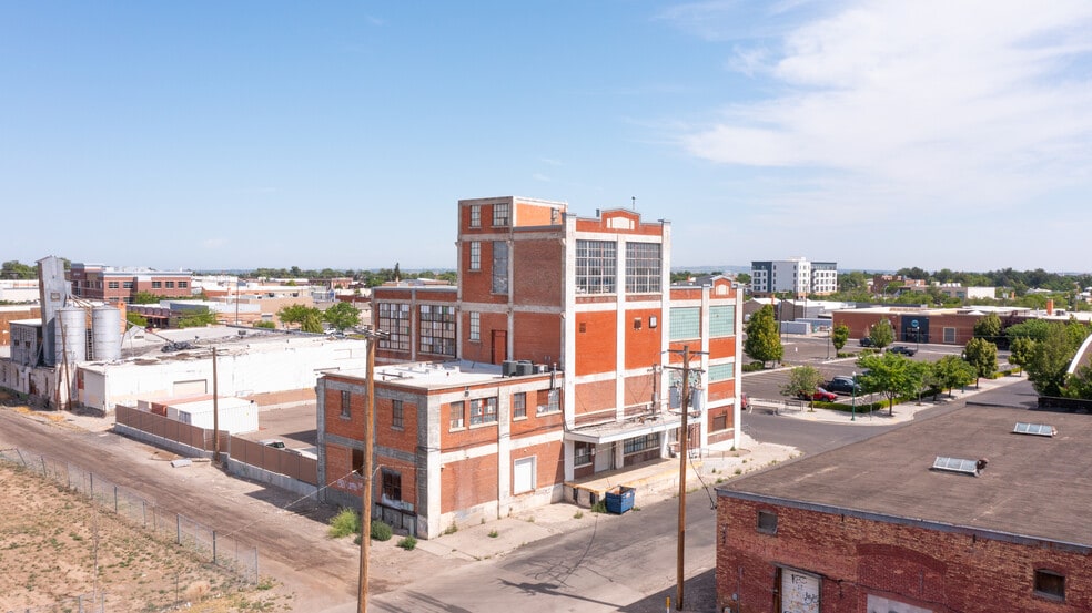 264 4th Ave S, Twin Falls, ID for sale - Building Photo - Image 2 of 9