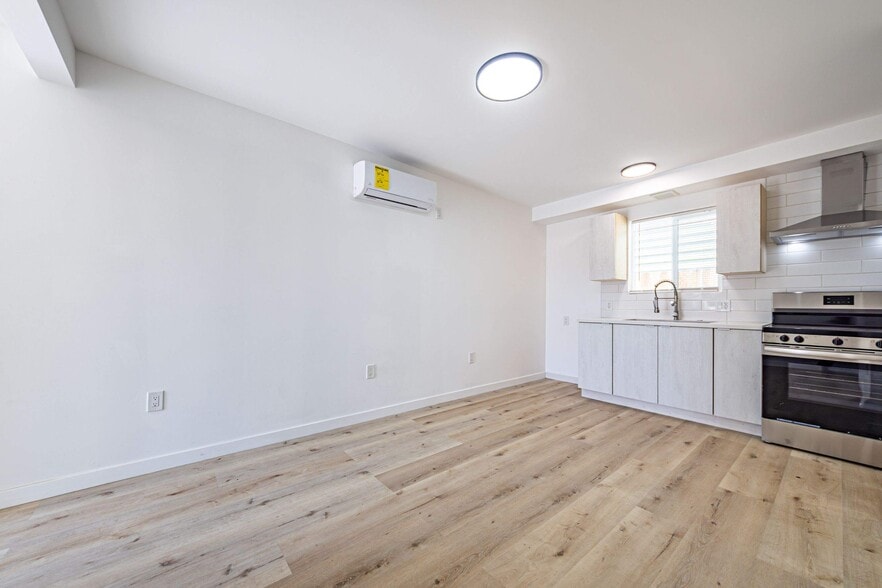 4626 Wall St, Los Angeles, CA for sale - Building Photo - Image 1 of 28
