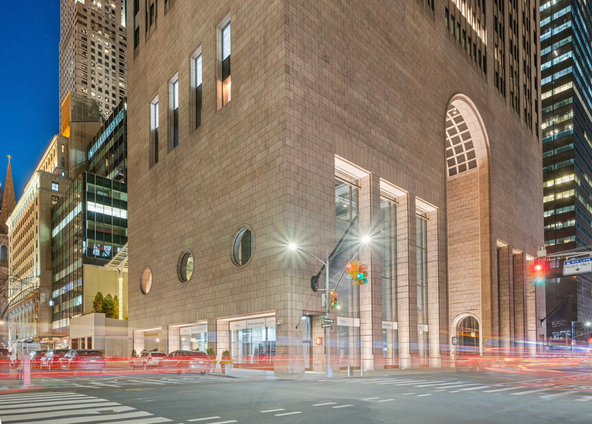 550 Madison Ave, New York, NY à louer Photo principale- Image 1 de 8