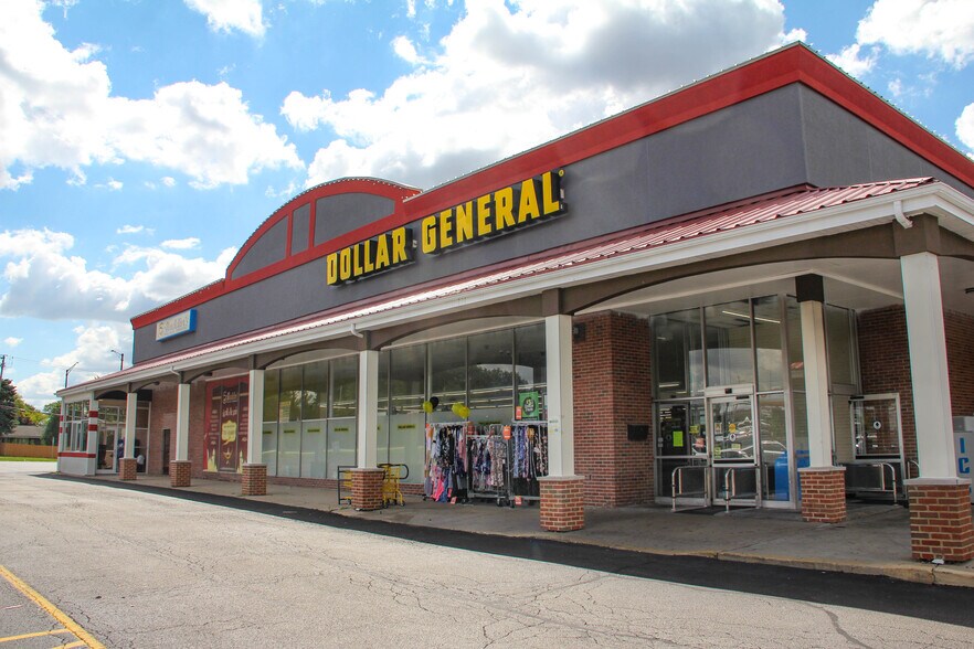 8821-8849 W 87th St, Hickory Hills, IL à vendre - Photo du bâtiment - Image 2 de 7