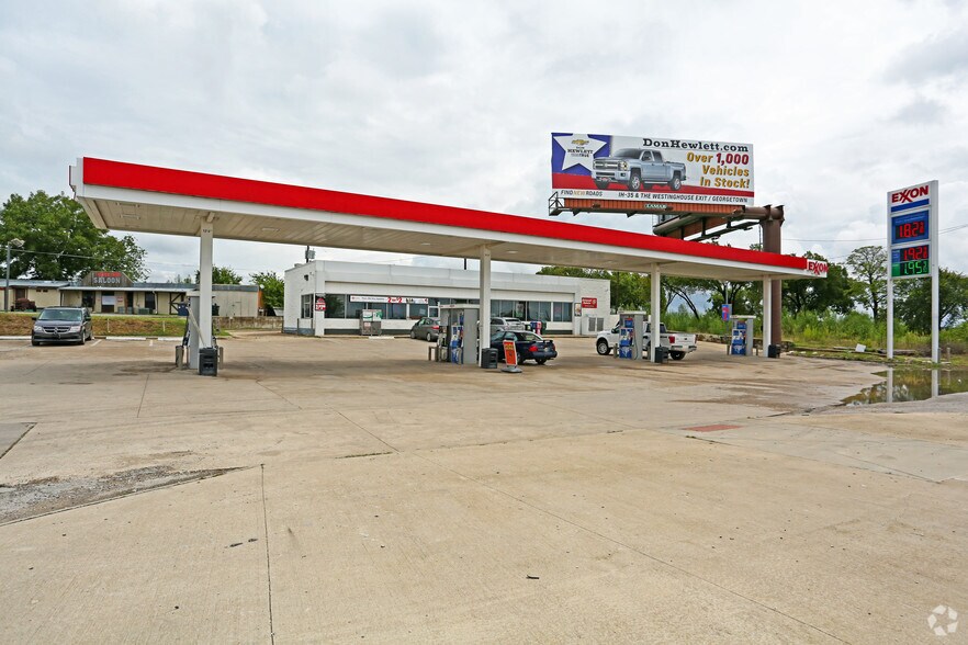 30 N Highway 183, Liberty Hill, TX à vendre - Photo du bâtiment - Image 2 de 4