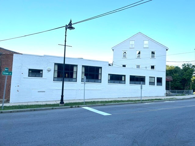 50 Grove St, Salem, MA à louer - Photo du bâtiment - Image 3 de 20