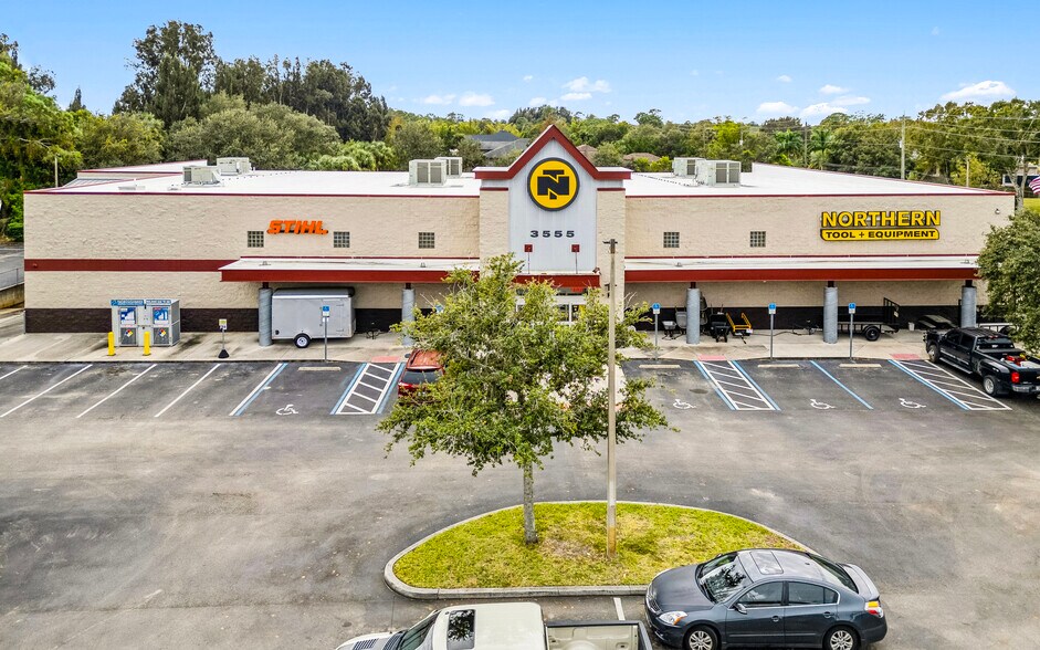 3555 W New Haven Ave, Melbourne, FL à vendre - Photo du bâtiment - Image 2 de 6