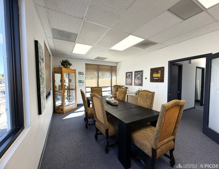 2323 N Campbell Ave, Tucson, AZ à louer - Photo du bâtiment - Image 2 de 8