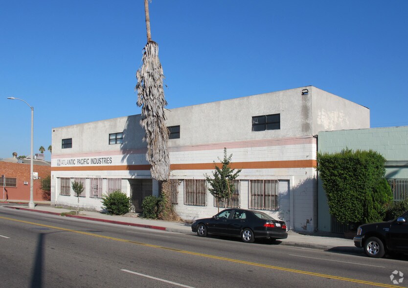 4223 W Jefferson Blvd, Los Angeles, CA à louer - Photo du bâtiment - Image 3 de 20