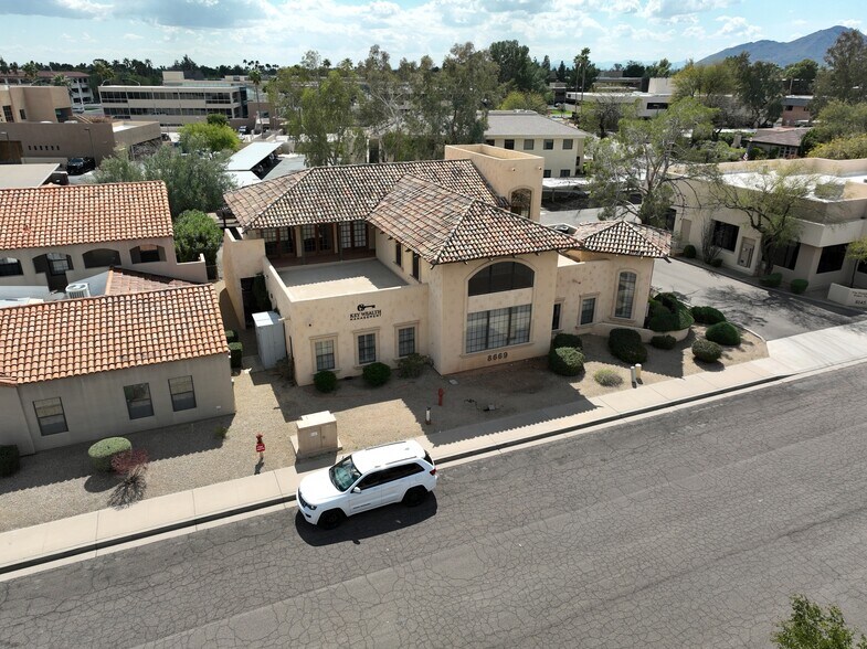 8669 E San Alberto Dr, Scottsdale, AZ à louer - Photo du bâtiment - Image 2 de 13