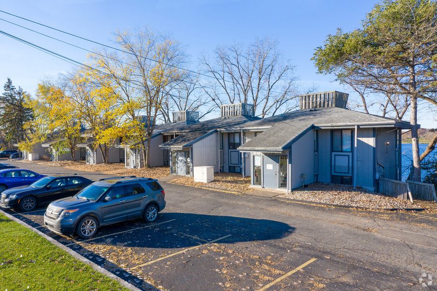 872-882 S Grove St, Ypsilanti, MI for lease - Primary Photo - Image 2 of 10