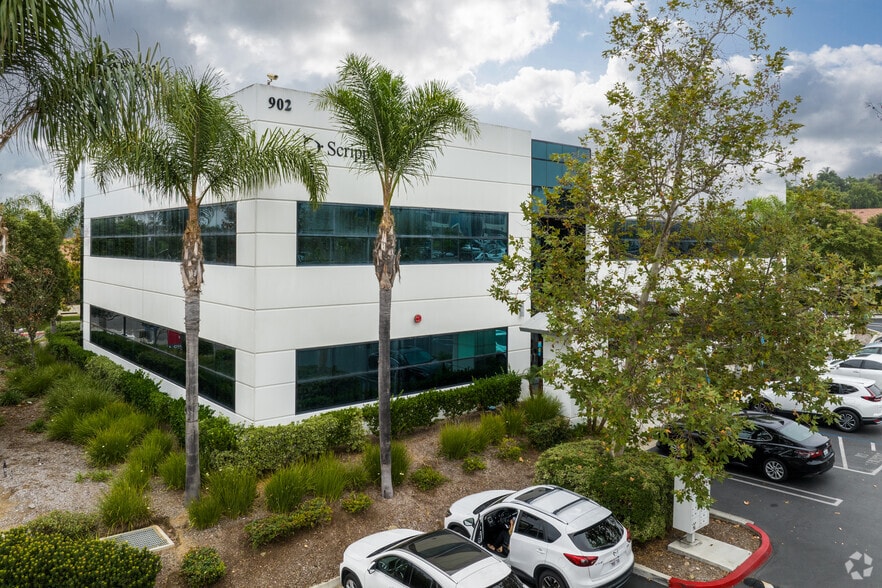 902 Sycamore Ave, Vista, CA à louer - Photo du bâtiment - Image 3 de 25