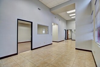 21232 Gathering Oak, San Antonio, TX for lease Interior Photo- Image 1 of 2