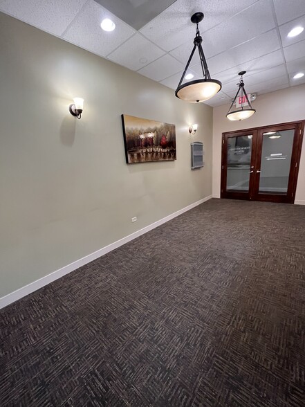 1136-1144 W Jefferson St, Shorewood, IL for lease - Interior Photo - Image 3 of 4