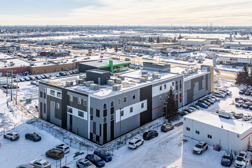 9508 34 Ave NW, Edmonton, AB à vendre - Aérien - Image 2 de 3