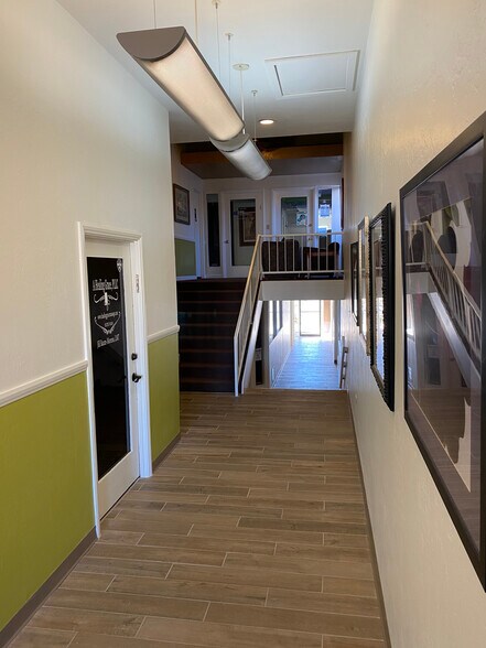 2424 E Broadway Blvd, Tucson, AZ à louer - Photo intérieure - Image 3 de 5