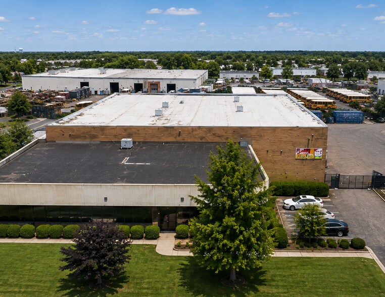 241 Skip Ln, Bay Shore, NY for sale - Building Photo - Image 1 of 10
