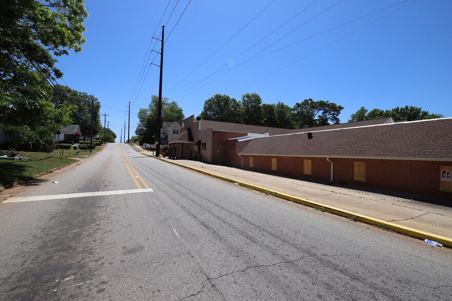 504 E Depot St, Lagrange, GA à vendre - Photo du bâtiment - Image 2 de 37