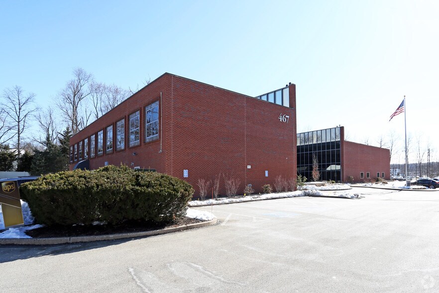 467 Pennsylvania Ave, Fort Washington, PA for lease - Building Photo - Image 3 of 4
