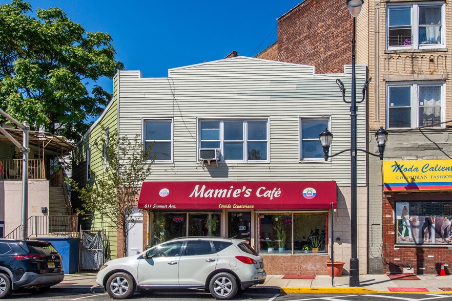 611 Summit Ave, Union City, NJ for sale - Building Photo - Image 2 of 25