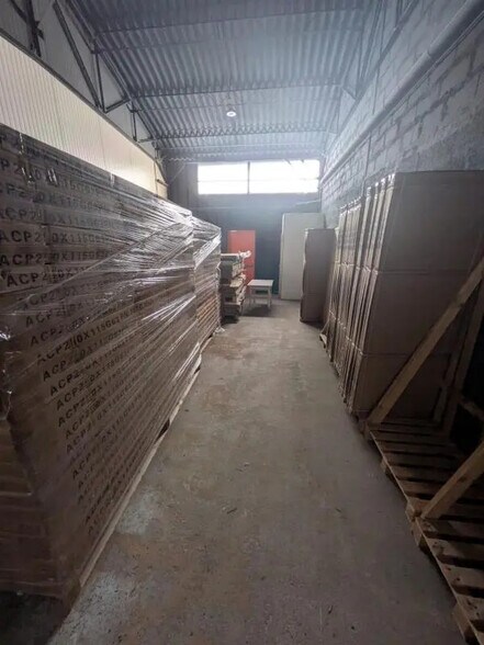 Retail in Bègles for lease - Interior Photo - Image 2 of 4