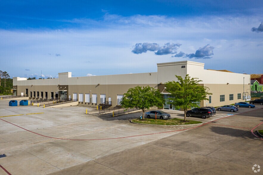 608 Spring Hill Dr, Spring, TX à louer - Photo principale - Image 2 de 8