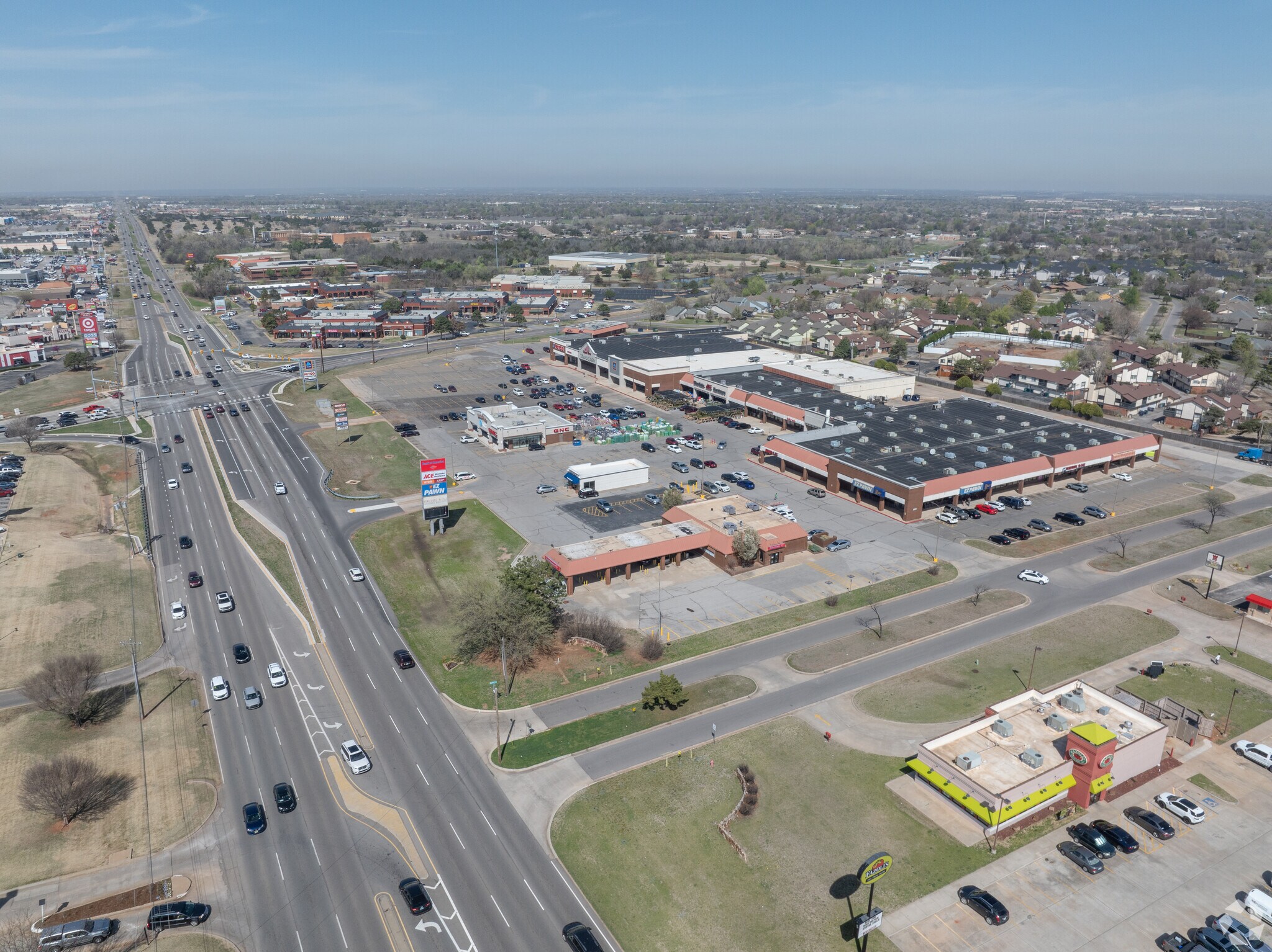 6903-7001 NW Expressway St, Oklahoma City, OK à louer Photo du bâtiment- Image 1 de 6