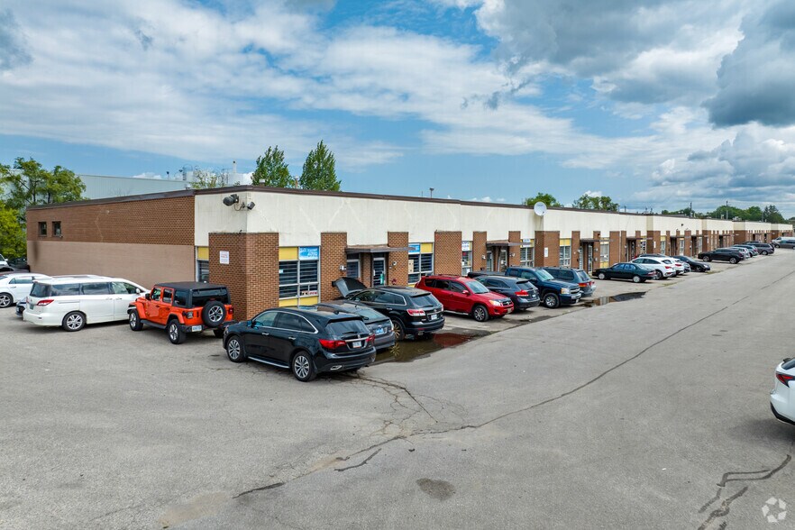 140 Midwest Rd, Toronto, ON à louer - Photo du bâtiment - Image 2 de 5