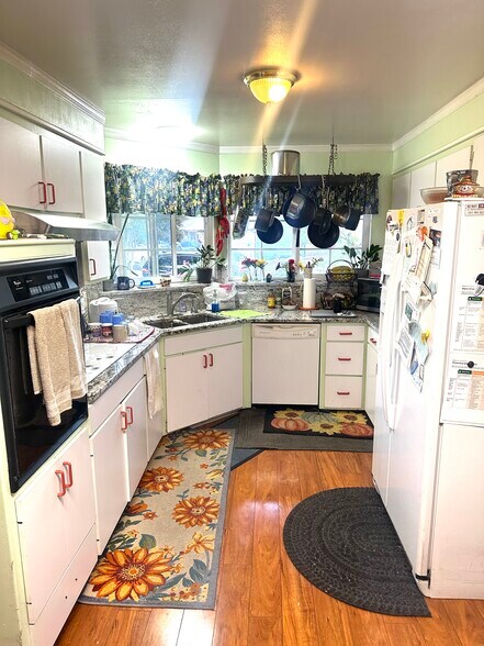 1923 Fallen Leaf Dr, Santa Rosa, CA à vendre - Photo du bâtiment - Image 3 de 4