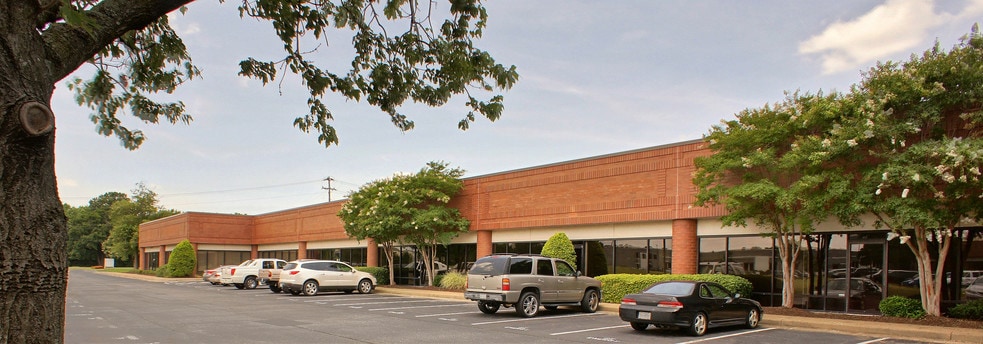 5505 Robin Hood Rd, Norfolk, VA à louer - Photo du bâtiment - Image 2 de 16