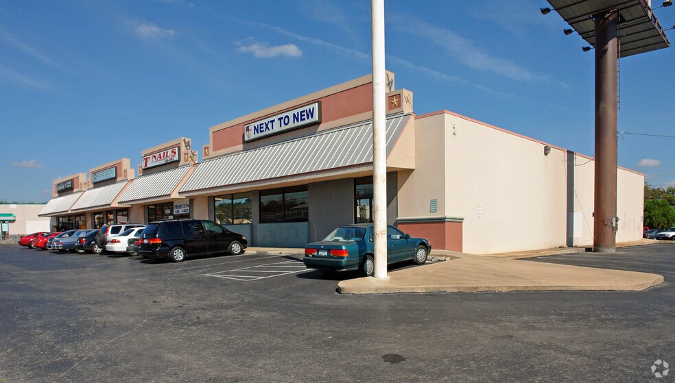 5335-5341 Burnet Rd, Austin, TX à vendre - Photo principale - Image 1 de 3