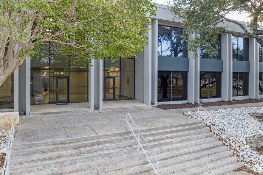 4606 Centerview, San Antonio, TX for lease - Building Photo - Image 1 of 10