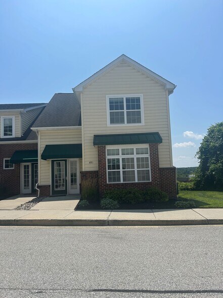 408 Larch Cir, Wilmington, DE à louer - Photo du bâtiment - Image 2 de 25