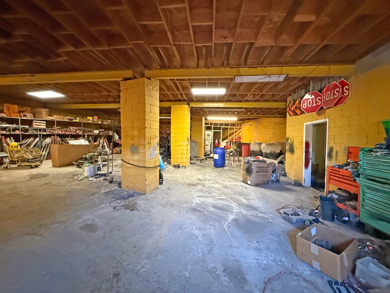 2715 26th St NE, Washington, DC for lease - Interior Photo - Image 2 of 2