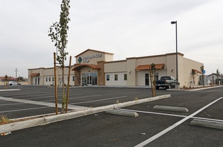 Plus de détails pour 1920 Cecil Ave, Delano, CA - Bureau à louer