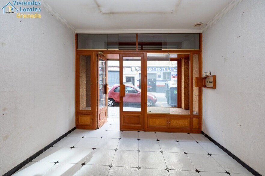 Retail in Granada for lease - Building Photo - Image 3 of 21