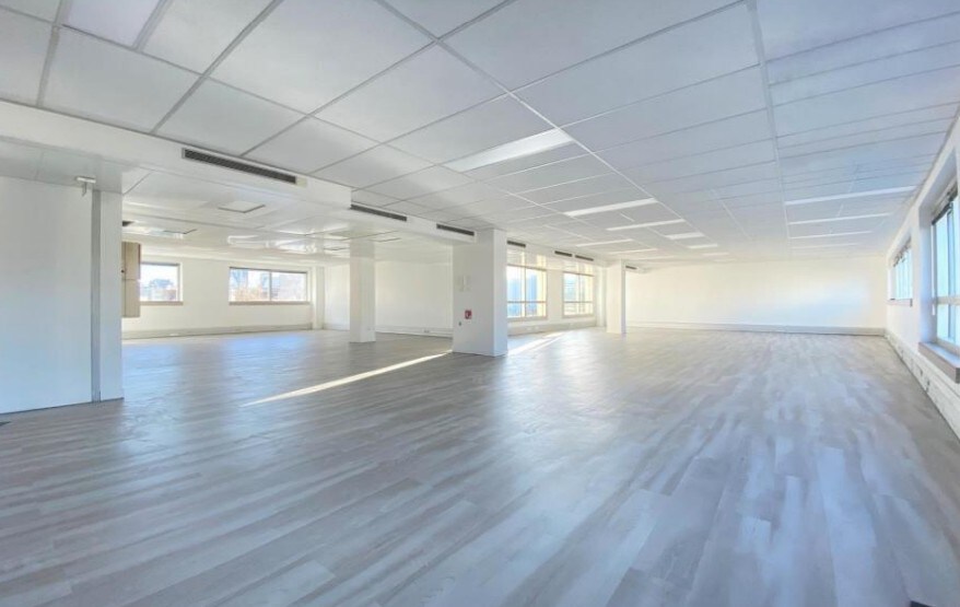 Office in Boulogne-Billancourt for sale - Building Photo - Image 2 of 6