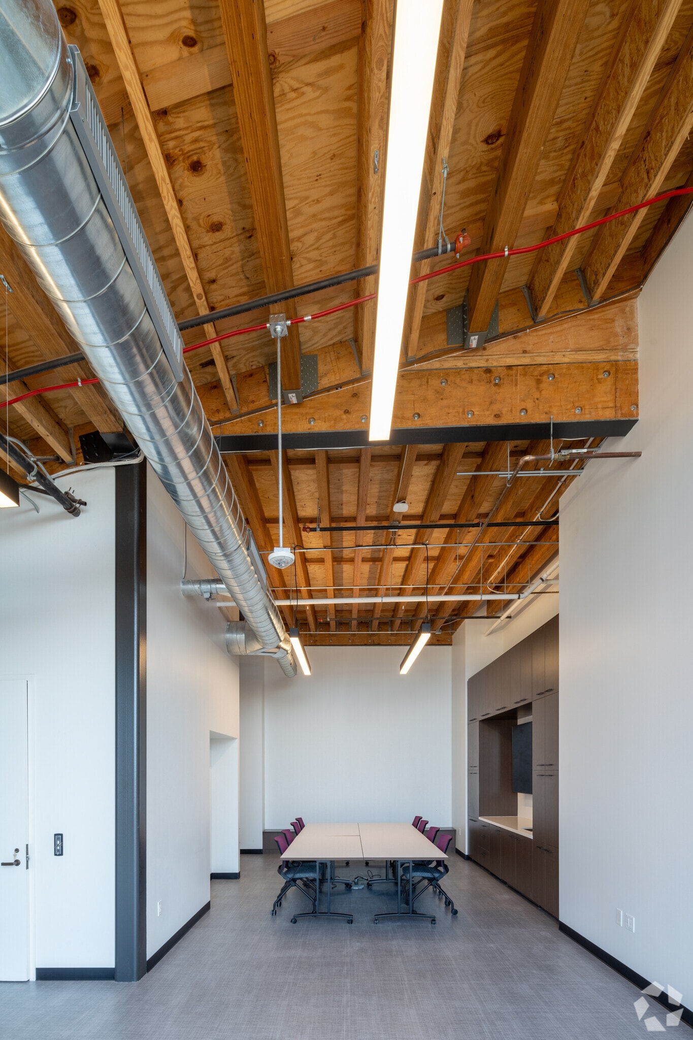 212 Eucalyptus Dr, El Segundo, CA for sale Interior Photo- Image 1 of 10