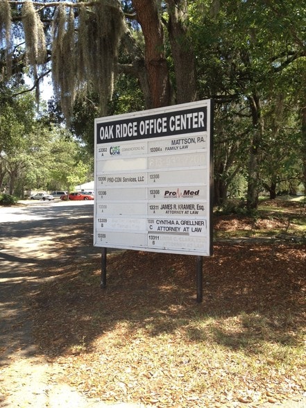 13304 Winding Oak Ct, Tampa, FL for lease - Building Photo - Image 2 of 17